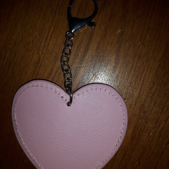 Brand new hearth keychain *FREE WITH PURCHASE* - Picture 2 of 2